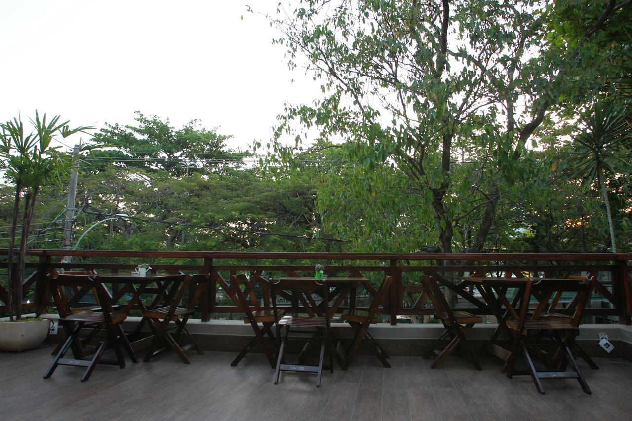 Hangar Rio Hostal *